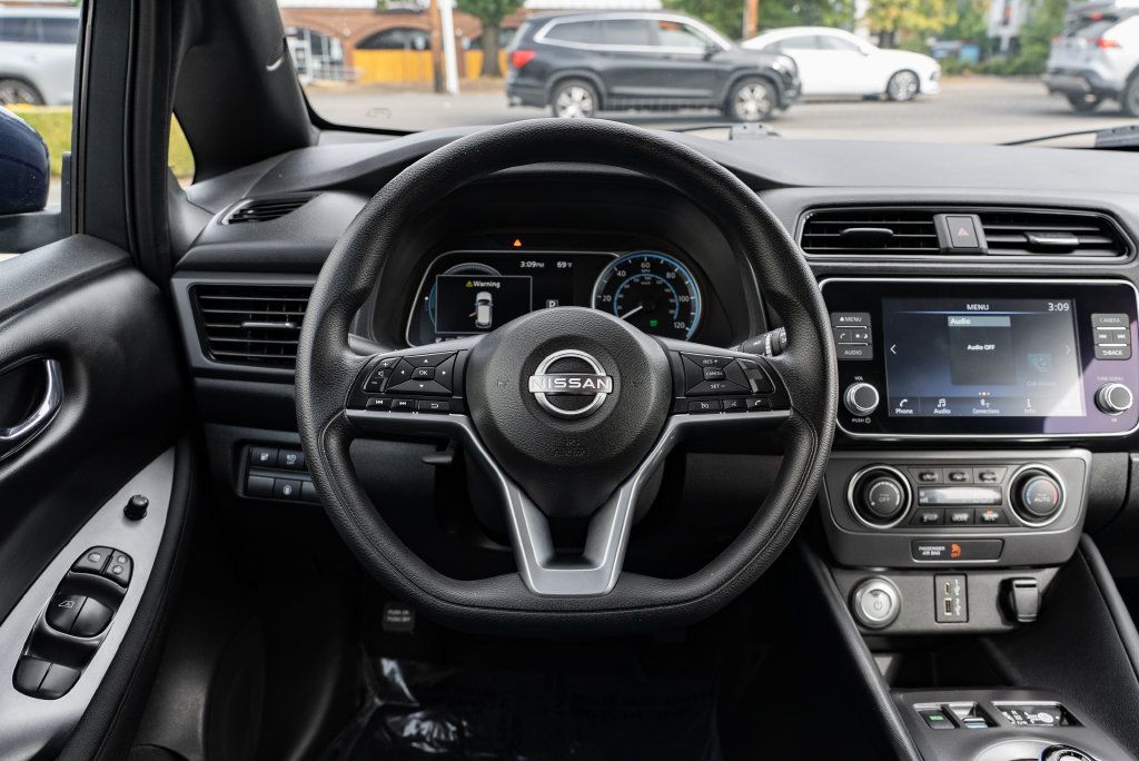 Used 2025 Nissan Leaf S FWD image 12