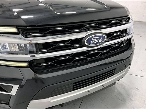 Used 2022 Ford Expedition Limited AWD/4WD image 32