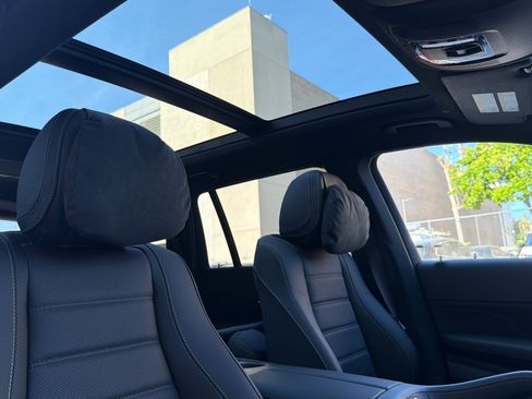 New 2026 Mercedes-Benz GLS 450 4MATIC image 17