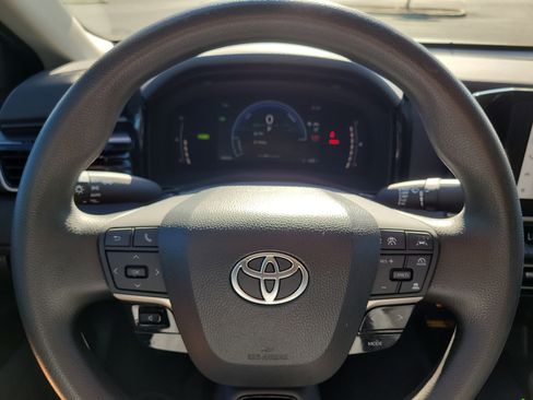 Certified 2025 Toyota Camry LE w/ Convenience Package image 27