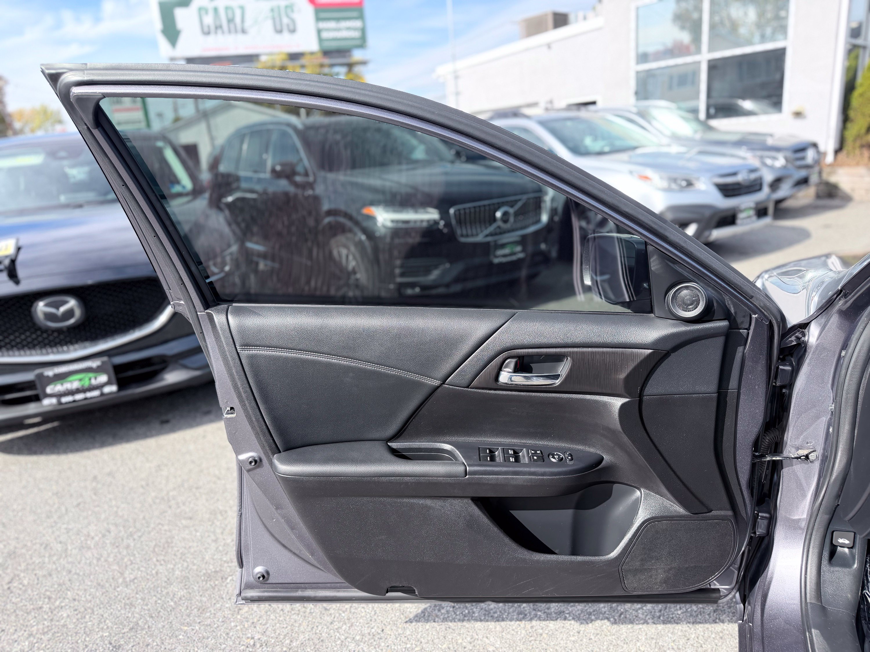 Used 2015 Honda Accord EX image 11