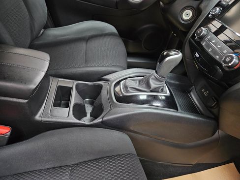 Used 2021 Nissan Rogue Sport S image 24