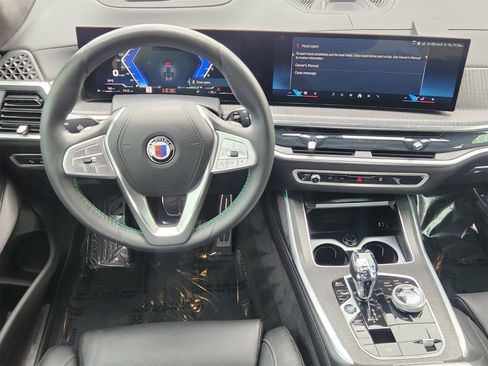 Used 2025 BMW ALPINA XB7 image 27