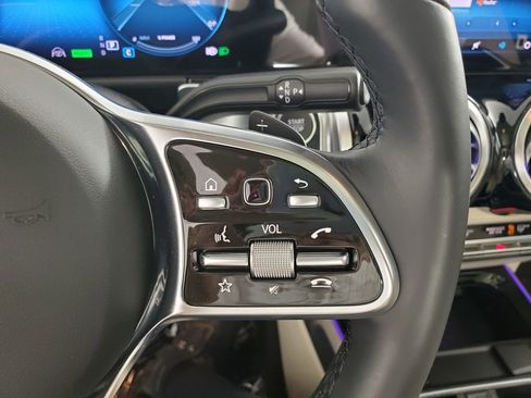 Used 2023 Mercedes-Benz EQB 300 4MATIC image 20