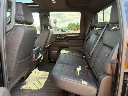 Used 2024 Chevrolet Silverado 2500 High Country w/ Technology Package AWD/4WD image 29