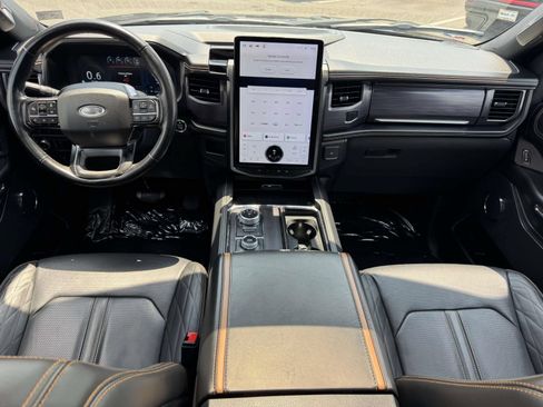 Used 2022 Ford Expedition Max Platinum AWD/4WD image 9