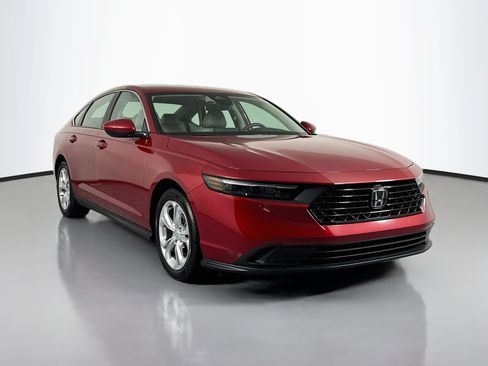 Certified 2023 Honda Accord LX image 3