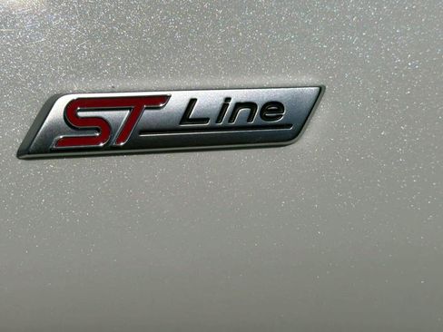 Used 2023 Ford Explorer ST-Line w/ Class IV Trailer Tow Package AWD/4WD image 8