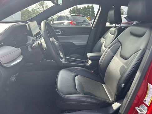 Used 2024 Jeep Compass Limited image 12