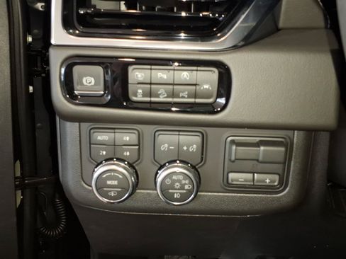 New 2026 GMC Yukon Denali AWD/4WD image 17