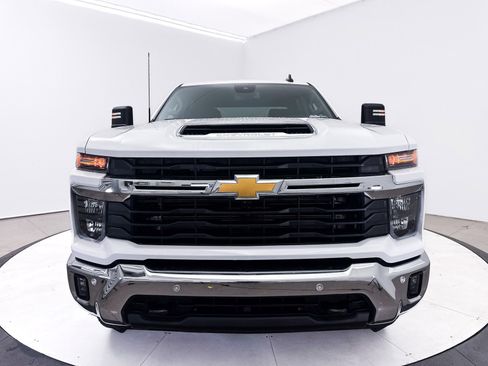 Used 2025 Chevrolet Silverado 3500 LT w/ Safety Package image 12