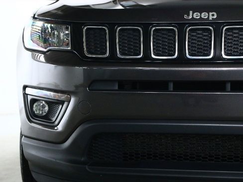 Used 2019 Jeep Compass Latitude w/ Popular Equipment Group image 8