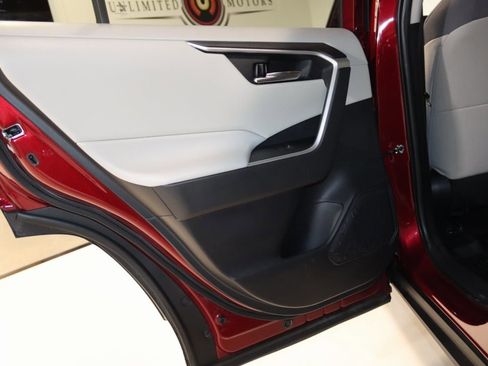 Used 2022 Toyota RAV4 XLE image 50