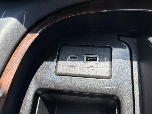 Used 2022 Cadillac Escalade Sport Platinum w/ LPO, ONYX Package RWD image 6