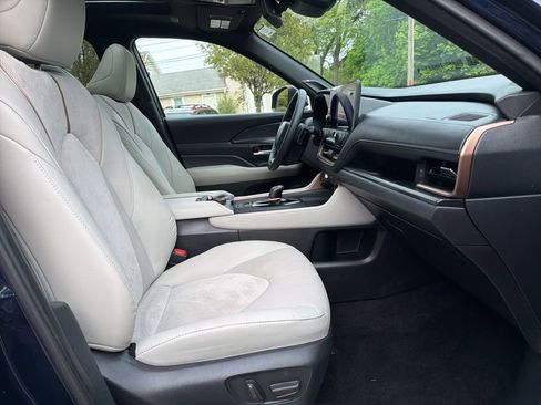 Used 2024 Toyota Grand Highlander AWD Hybrid image 20