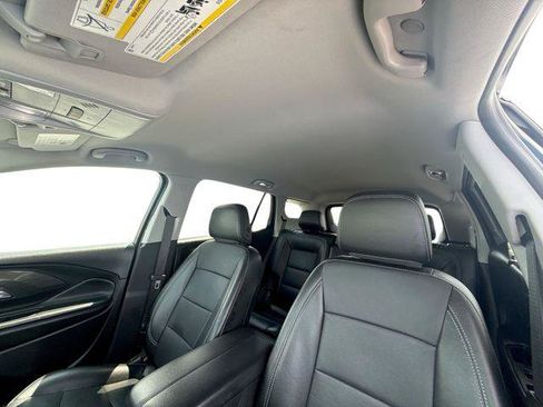 Used 2024 GMC Terrain SLT FWD image 16