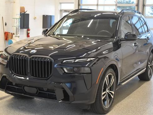 Used 2026 BMW X7 xDrive40i w/ M Sport Package AWD/4WD image 9