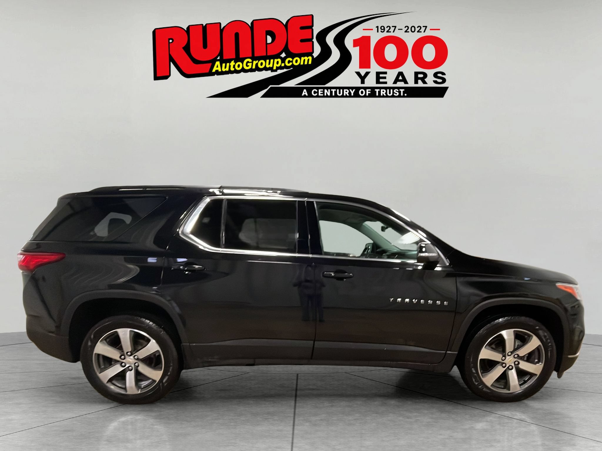 Used 2021 Chevrolet Traverse LT w/ LT Premium Package AWD/4WD image 9