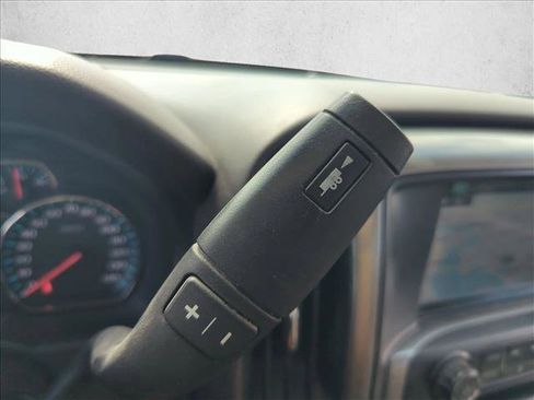 Used 2018 Chevrolet Silverado 1500 LT w/ Texas Edition image 10