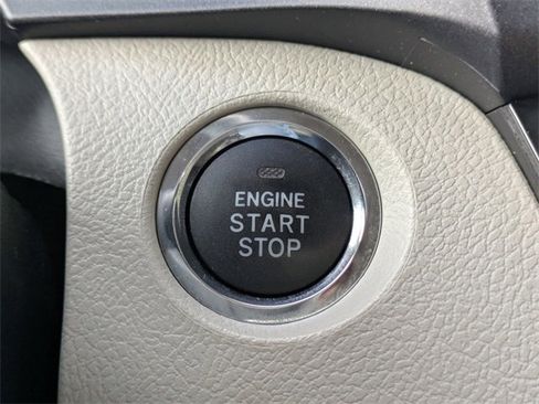 Used 2016 Toyota Sienna XLE image 33