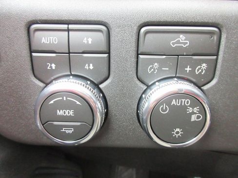 New 2026 GMC Sierra 1500 SLE AWD/4WD image 16