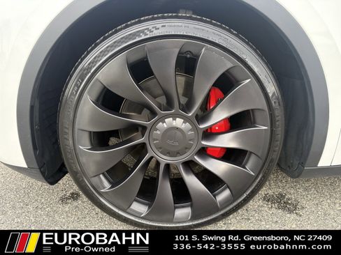 Used 2024 Tesla Model Y Performance image 30