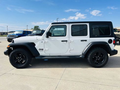 Used 2020 Jeep Wrangler Unlimited Sport AWD/4WD image 30