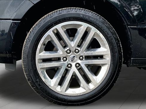 Used 2016 Ford Expedition Limited w/ Equipment Group 301A AWD/4WD image 9