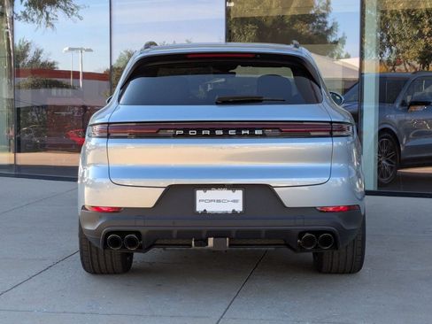 Certified 2026 Porsche Cayenne AWD/4WD image 10