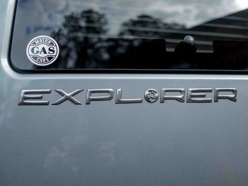 Used 2023 Chevrolet Express 2500 image 26