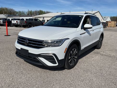 Used 2023 Volkswagen Tiguan S w/ Driver Assistance Package FWD image 3