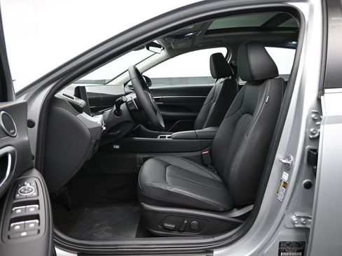 New 2025 Hyundai Sonata Limited image 26