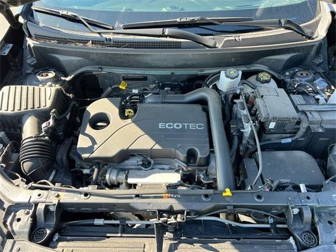 Used 2022 Chevrolet Equinox RS w/ Infotainment Package image 28