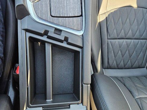 Used 2024 Buick Enclave Avenir w/ Avenir Technology Package image 15