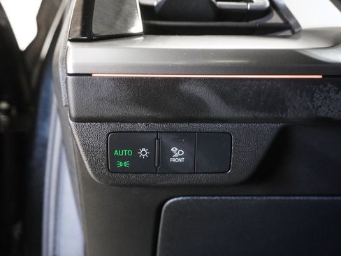 Used 2023 Audi Q4 e-tron Prestige image 22