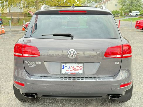 Used 2012 Volkswagen Touareg VR6 image 5