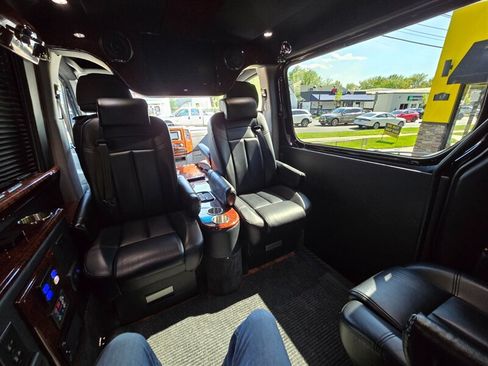 Used 2014 Mercedes-Benz Sprinter 2500 image 16