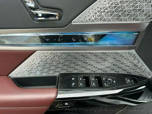 Used 2023 BMW i7 xDrive60 w/ Executive Package 2 image 12