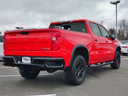 Used 2022 Chevrolet Silverado 1500 ZR2 w/ Technology Package image 8