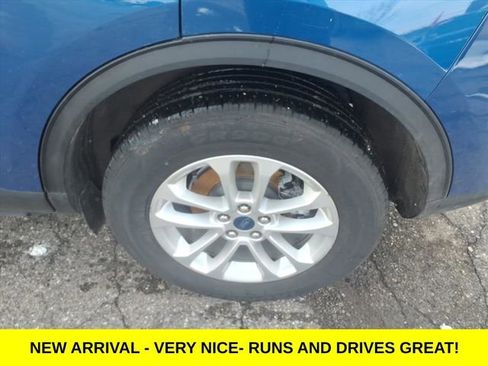 Used 2022 Ford Escape SE w/ Cold Weather Package image 9