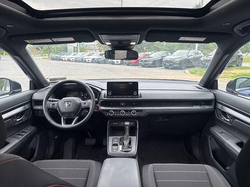 Used 2025 Honda CR-V Sport image 5