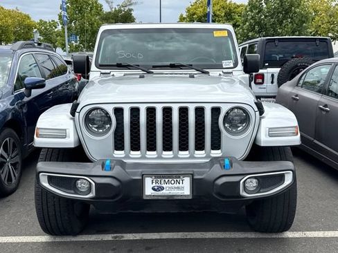 Used 2023 Jeep Wrangler Unlimited Sahara w/ Cold Weather Group AWD/4WD image 3