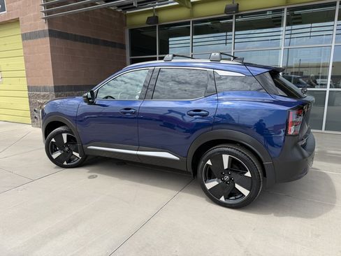 Used 2026 Nissan Kicks SR w/ Cold Weather Package AWD/4WD image 5