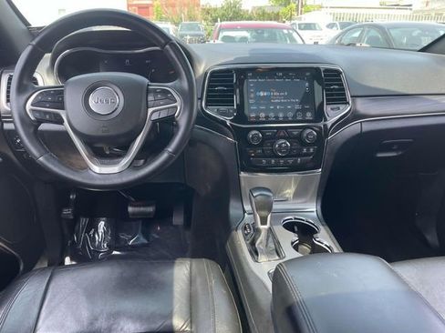 Used 2022 Jeep Grand Cherokee Limited image 18