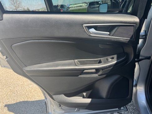 Used 2022 Ford Edge SE image 23