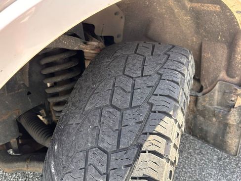 Used 2019 Ford F150 Lariat w/ Equipment Group 502A Luxury AWD/4WD image 9