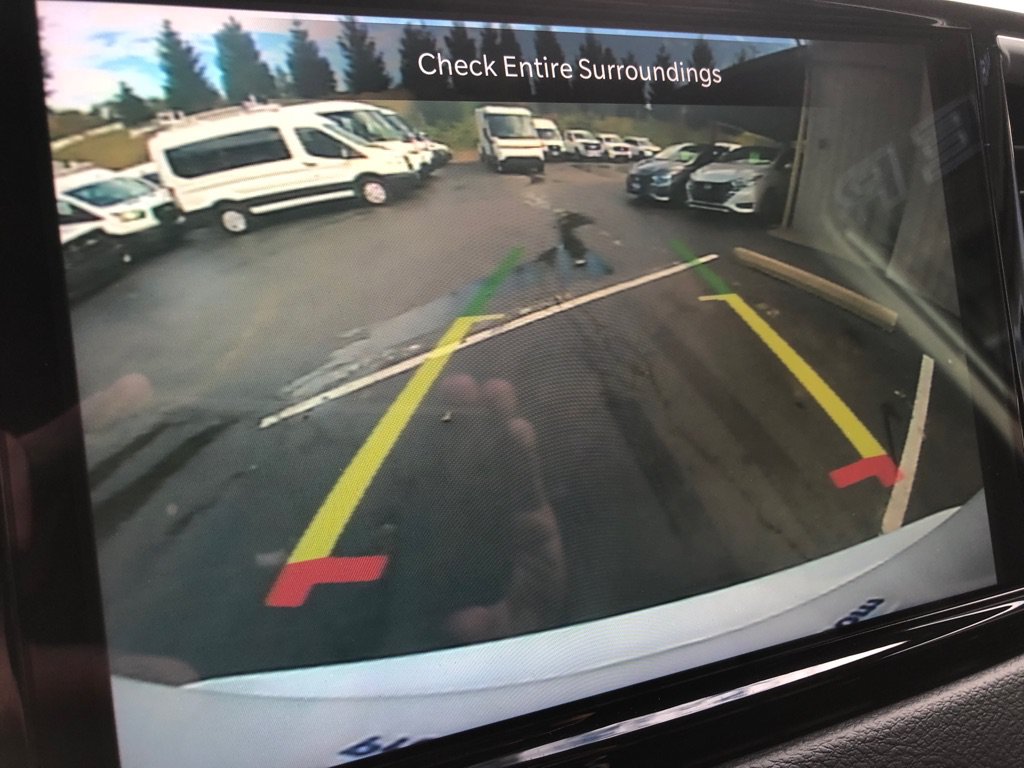 Used 2024 Chrysler Pacifica Touring-L FWD image 32