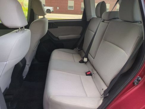 Used 2015 Subaru Forester 2.5i Premium AWD/4WD image 24