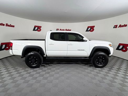Used 2017 Toyota Tacoma TRD Off-Road w/ Tow Package (A/T) AWD/4WD image 8