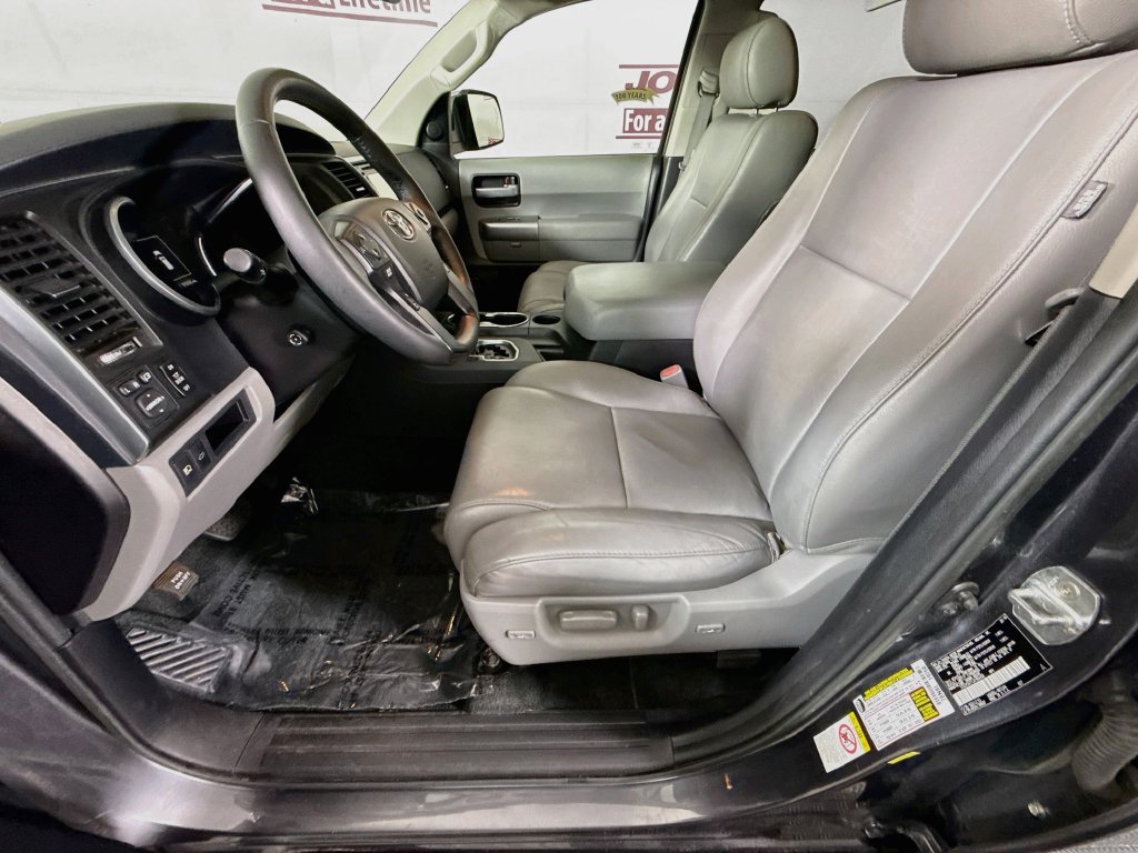 Used 2018 Toyota Sequoia Limited w/ Safety & Convenience Package AWD/4WD image 26